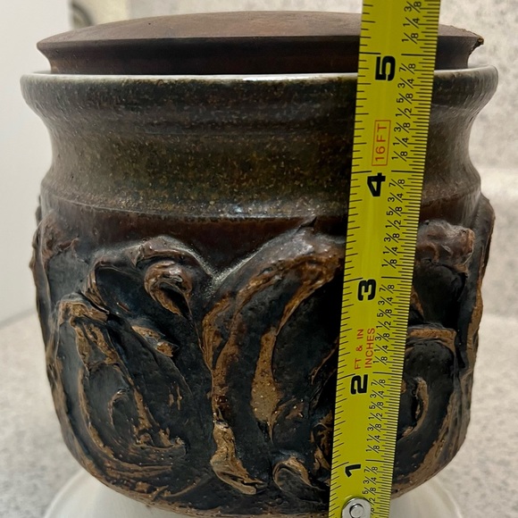 1969 Victoria Littlejohn pottery kitchen canister - Picture 9 of 9